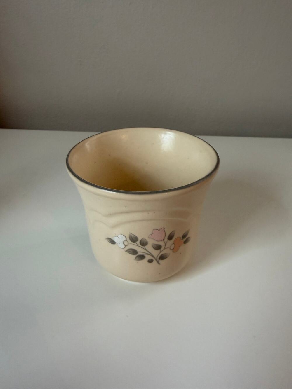 Pfaltzgraff Remembrance Napkin Holder Vintage USA Floral Stoneware 6 7/8”